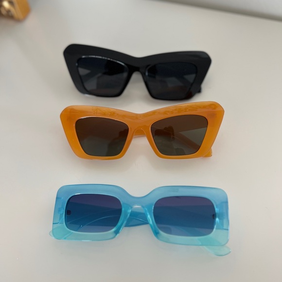 SOLD | Bundle of Sunglasses - 3 pairs - Picture 5 of 6